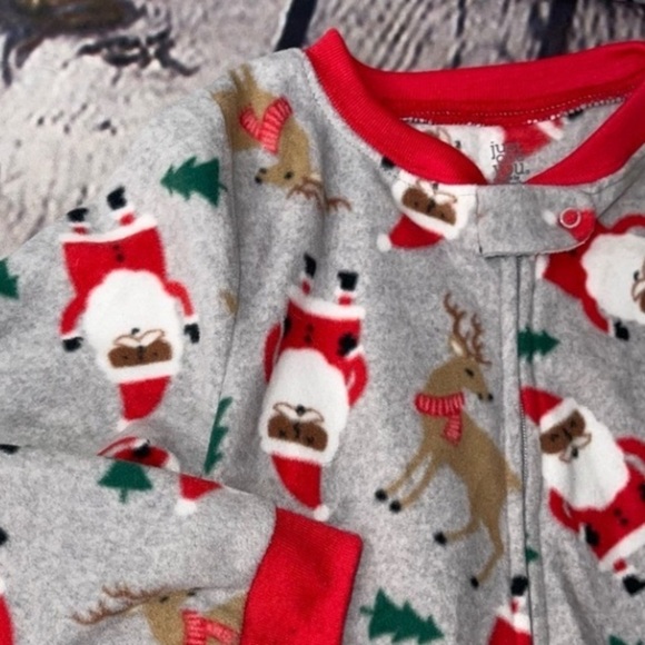 Carters Christmas pajamas 5T - Picture 5 of 5